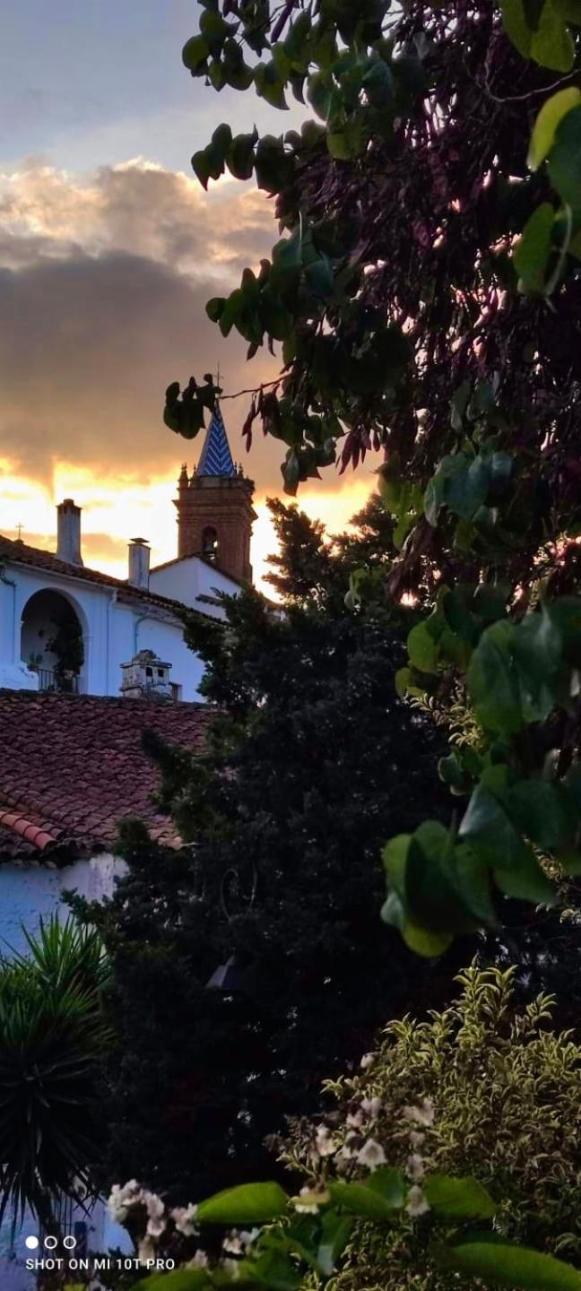 Alojamiento Rural El Castano Fuenteheridos Exterior photo